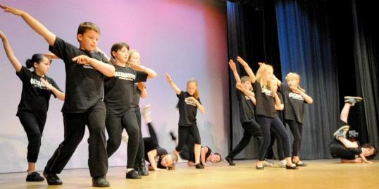 Dance Class at Razz Yate